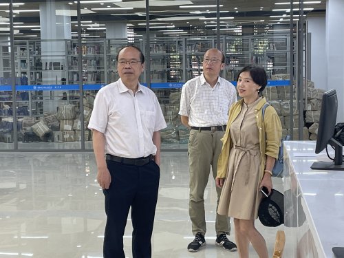 1校领导到图书馆监察指导工作1.JPG